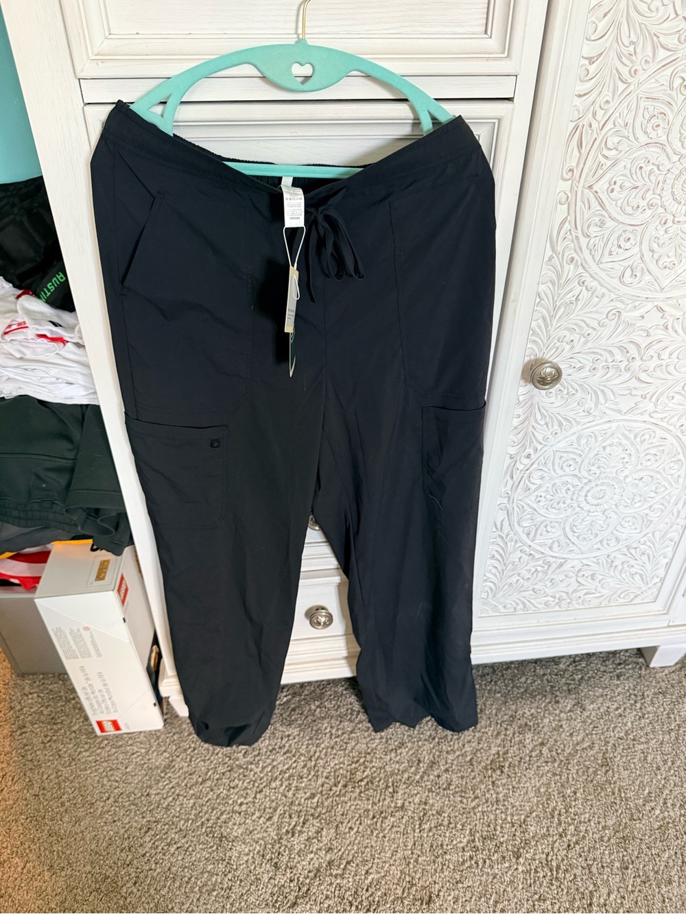 Halara Black Cargo Jogger Pants NWT Medium Roll Tab Convertible Hem